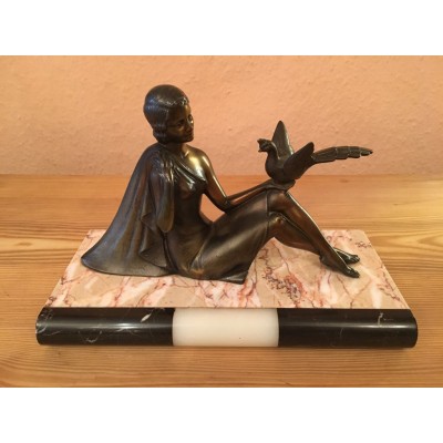 Bronzefigur Dame mit Vogel